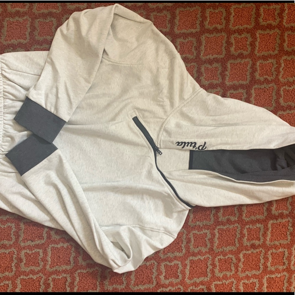 LIKE NEW PTULA Brand cropped hoodie